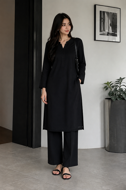 Noir Ease Trouser